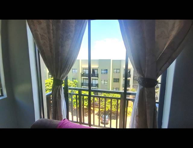 2 BEDROOM APARTMENT FOR SALE IN UMHLANGA RIDGE